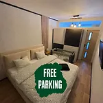 Dobrovskeho Apartment